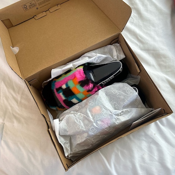 Fluff Yeah UGG slides - Picture 6 of 14